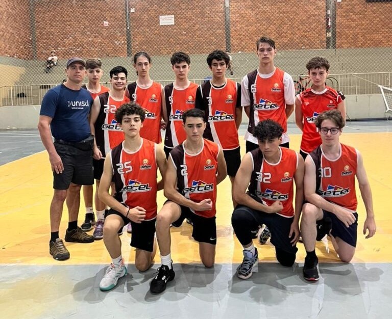 Colégio Dehon conquista medalha de prata no basquete dos Jogos Escolares de Santa Catarina Colégio Dehon conquista medalha de prata no basquete dos Jogos Escolares de Santa Catarina