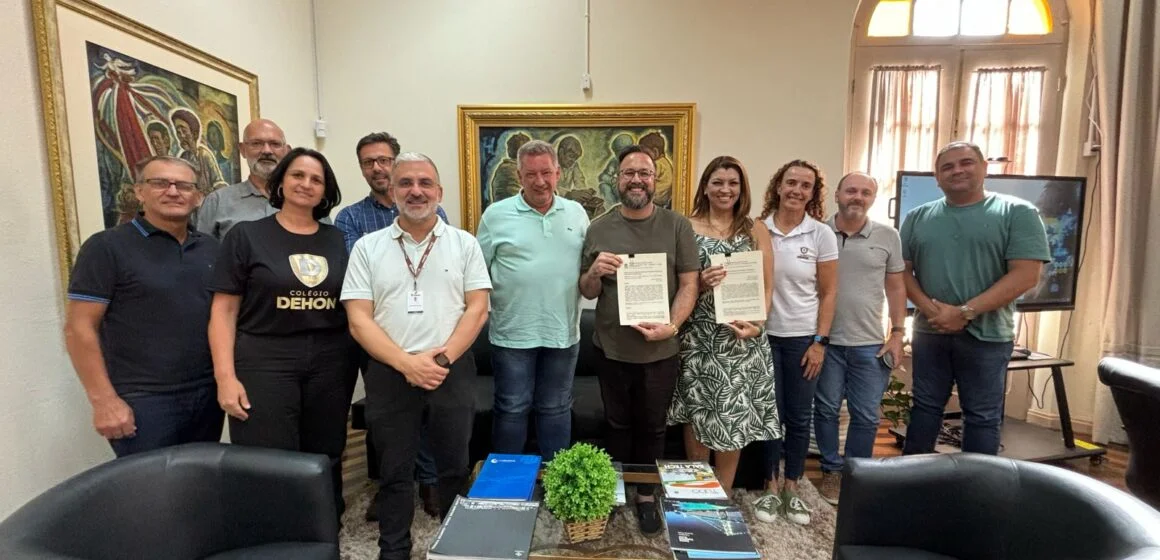 Dois professores são selecionados para apresentar práticas pedagógicas do Dehon em Congresso Internacional Dois professores são selecionados para apresentar práticas pedagógicas do Dehon em Congresso Internacional