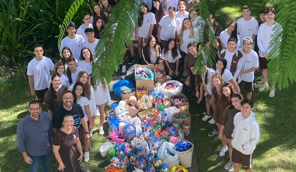 Projetos de Empreendedorismo e Meio Ambiente são temas da Fundação InoversaSul e do Colégio Dehon Projetos de Empreendedorismo e Meio Ambiente são temas da Fundação InoversaSul e do Colégio Dehon