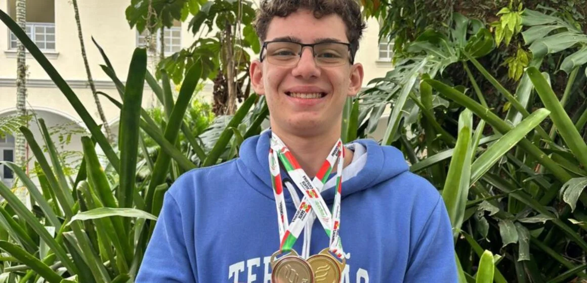 Estudante do Colégio Dehon conquista títulos no JESC e garante vaga para fase regional